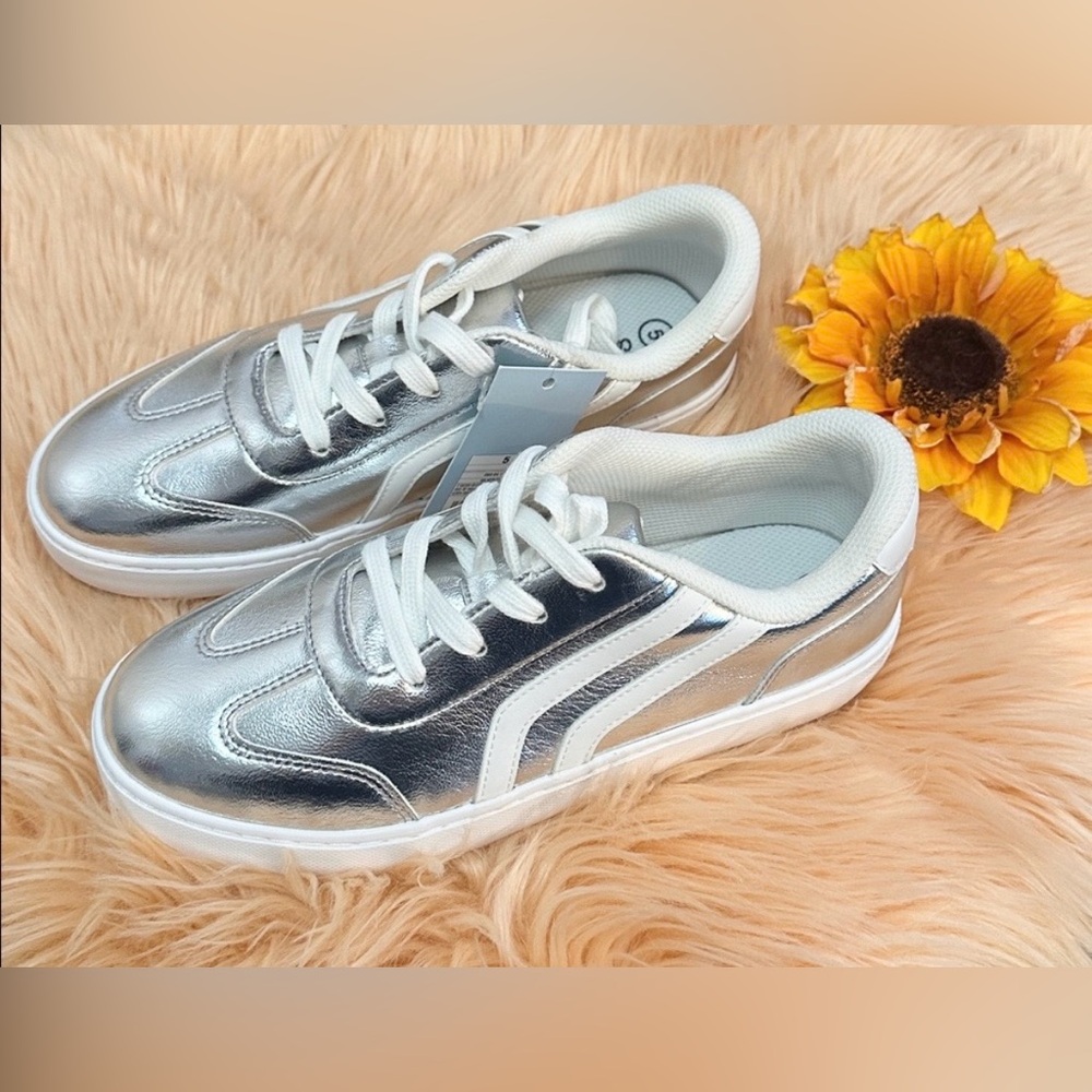 Silver Metallic Sneakers Girls Sz 5 NEW! FIRM!